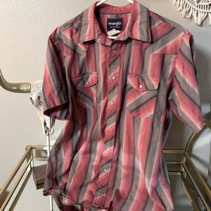Wrangler western style, pearl snap button up, red and grey pattern, size L